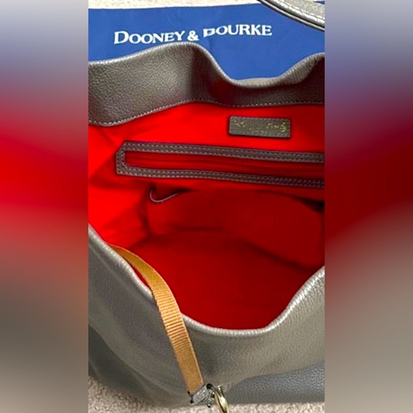 NWOT Dooney & Bourke BELVEDERE logo lock shoulder bag - Picture 7 of 7